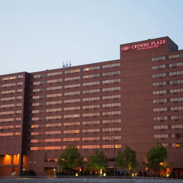 Crowne Plaza Suites MSP Airport - Mall of America, an IHG Hotel，位于布卢明顿的酒店