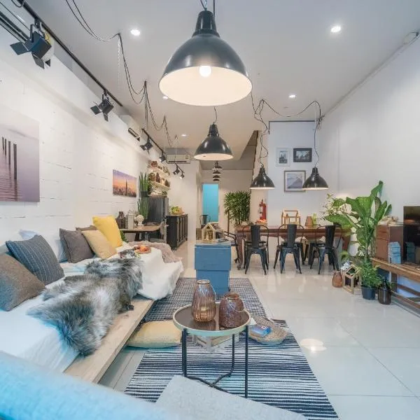 3Bedrooms White Design in heart of Nimman，位于清迈的酒店