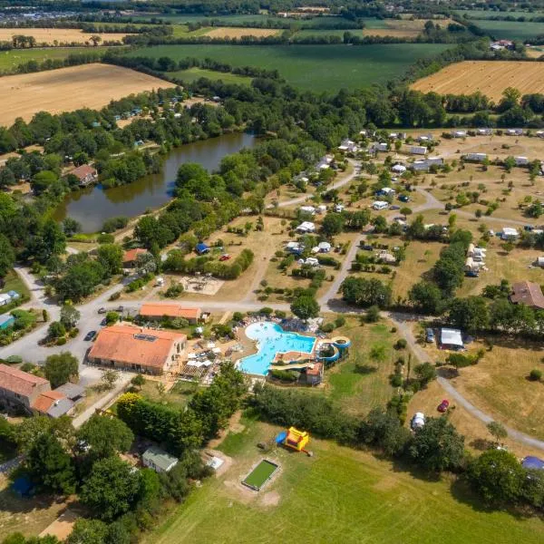 Camping RCN La Ferme du Latois，位于La Chapelle-Hermier的酒店