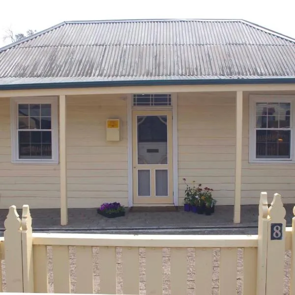 Darcy's Cottage on Piper，位于Trentham East的酒店