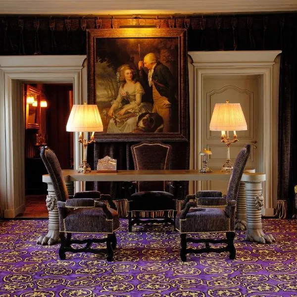 瑞莱斯米歇尔特拉马城堡酒店，位于皮米罗勒的酒店