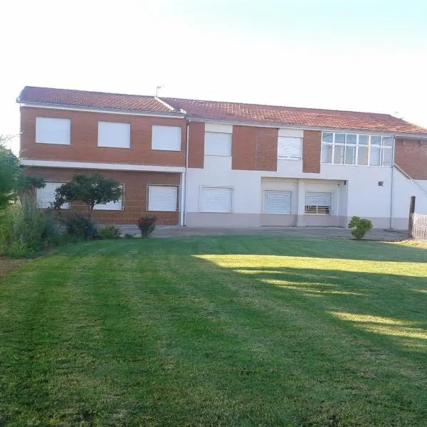 Vivienda Turística El Asturiano，位于Villarrín de Campos的酒店