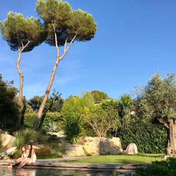 Villa l’Ensoleillée，位于罗科福尔雷潘的酒店