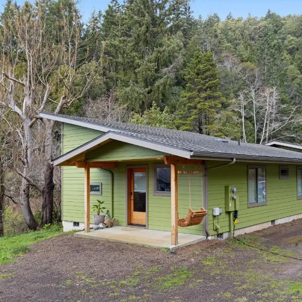 2 Bed 1 Bath Vacation home in Gold Beach，位于戈尔德比奇的酒店