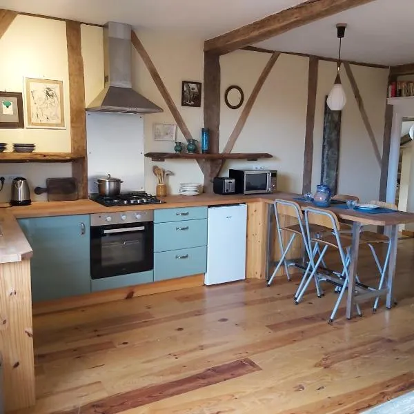 Brocante Heaven 2，位于Aignan的酒店