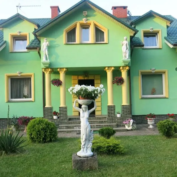 W zieleni，位于Ścinawka Dolna的酒店
