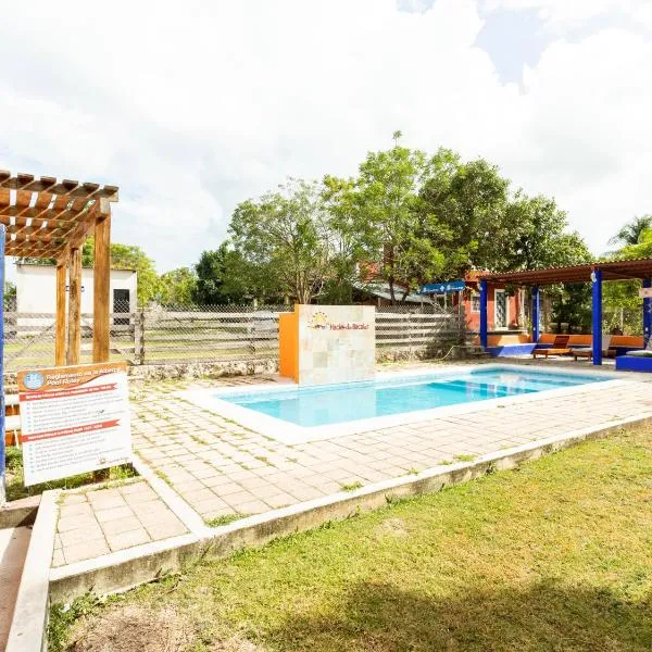 白卡兰庄园酒店，位于Cenote Azul的酒店