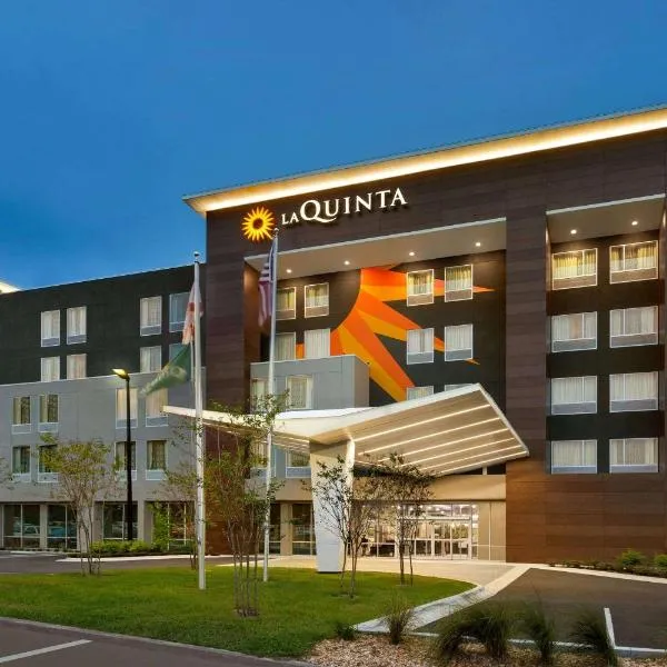 La Quinta by Wyndham Gainesville，位于盖恩斯维尔的酒店