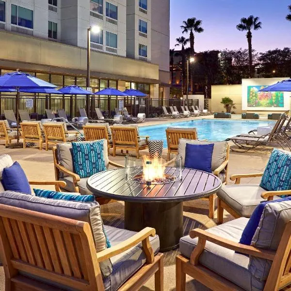 Cambria Hotel & Suites Anaheim Resort Area，位于安纳海姆的酒店