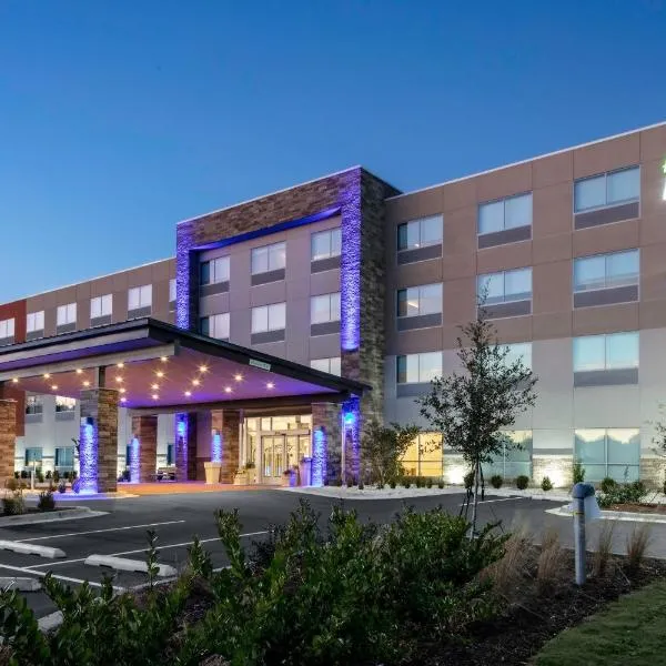Holiday Inn Express & Suites - Wilmington West - Medical Park, an IHG Hotel，位于威尔明顿的酒店