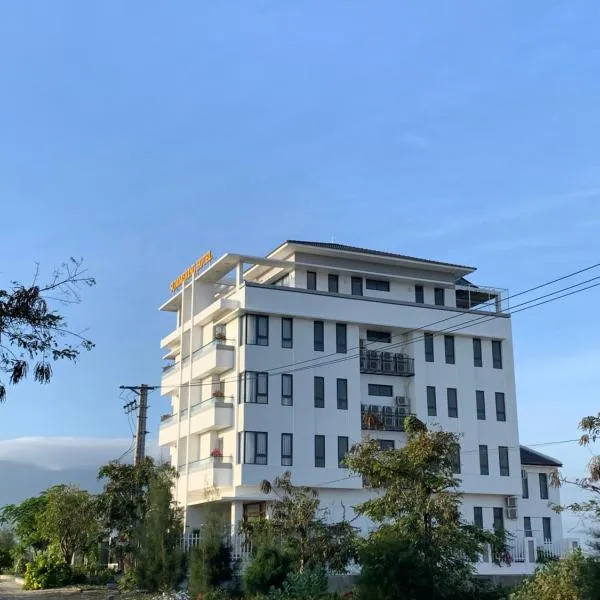 Summering Hotel，位于Ninh Hòa的酒店