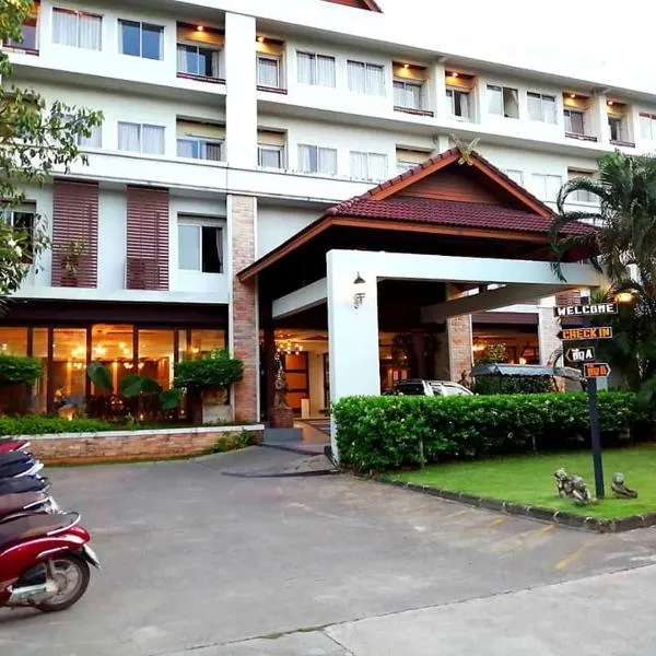 娜娜武里酒店，位于春蓬的酒店