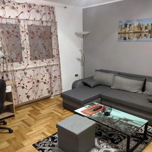 Apartment in quiet area with free parking，位于瓦拉日丁的酒店