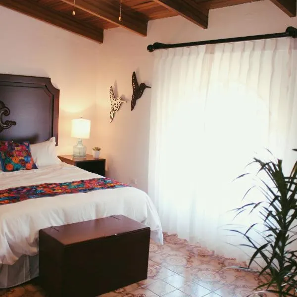 Hacienda Escondida 10min to Airport，位于阿拉胡埃拉的酒店