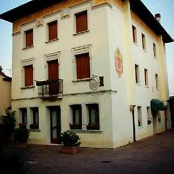 阿尔伯格梅里迪娜酒店，位于Fossalta di Portogruaro的酒店