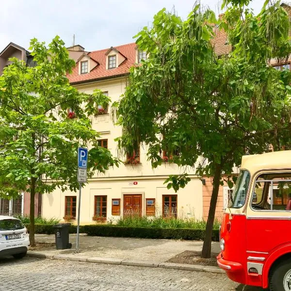 Golden Wood Apartments，位于比尔森的酒店