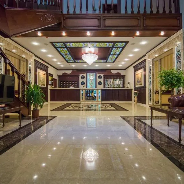 菲尼克斯酒店，位于Bokhoniki的酒店