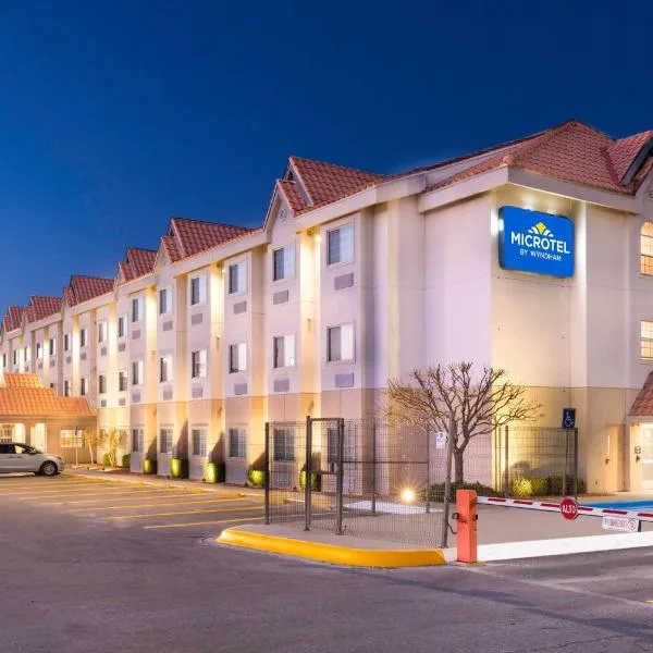 奇瓦瓦温德姆麦克罗特客栈&套房酒店，位于San Guillermo的酒店