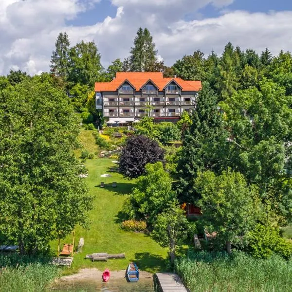 Kleines Hotel Kärnten，位于法克湖畔埃格的酒店