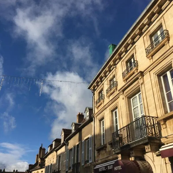 度商务酒店，位于Marigny-le-Cahouet的酒店