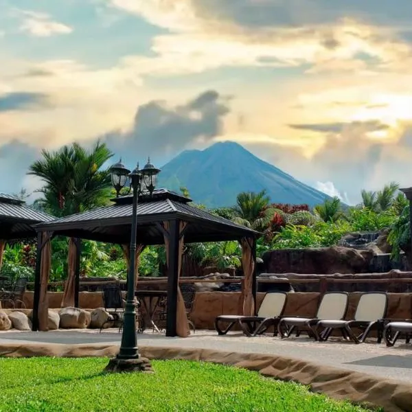 Volcano Lodge, Hotel & Thermal Experience，位于Guayabal的酒店