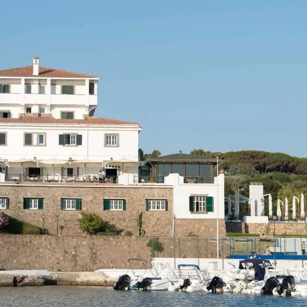 美居奇维塔韦基亚阳光湾公园酒店，位于Villaggio del Fanciullo的酒店