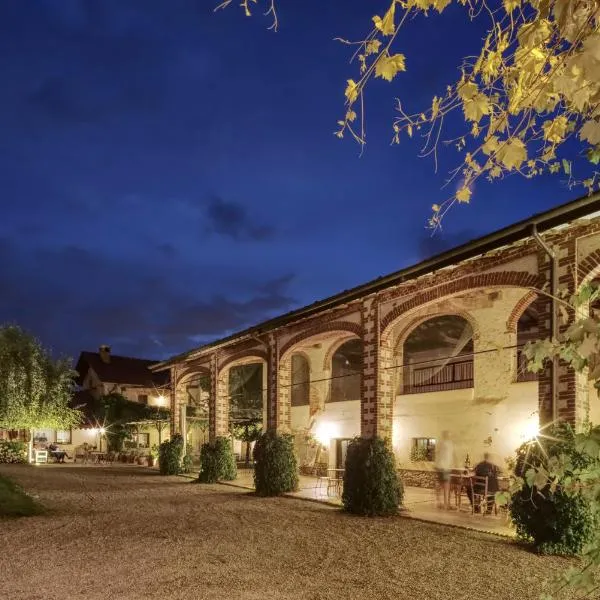 卡希纳拉科门达酒店，位于Peveragno的酒店