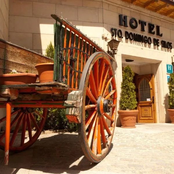 圣多明各-德锡洛斯酒店，位于Rabanera del Pinar的酒店