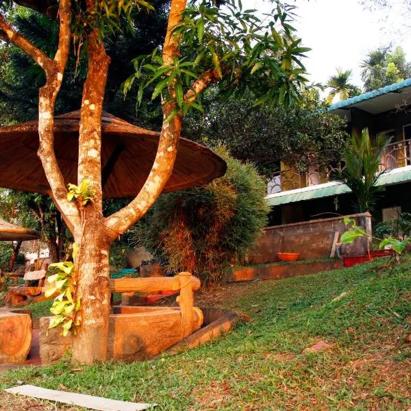大象通道阿育吠陀瑜伽度假村，位于Malayāttūr的酒店