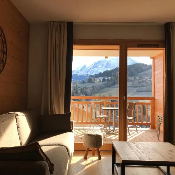 Luxury 2 Bedroom Apartment with view of Mont Blanc，位于孔布卢的酒店