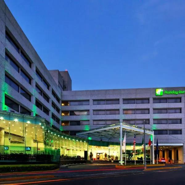 墨西哥城大学广场假日酒店 ，位于墨西哥城的酒店
