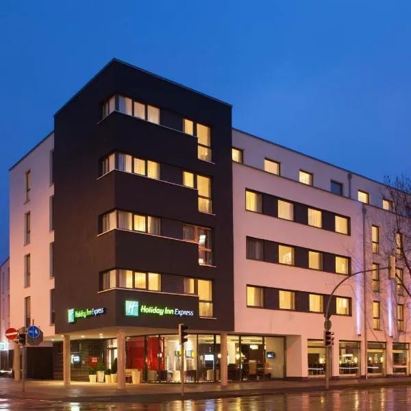 Holiday Inn Express Gütersloh, an IHG Hotel，位于黑策布罗克的酒店