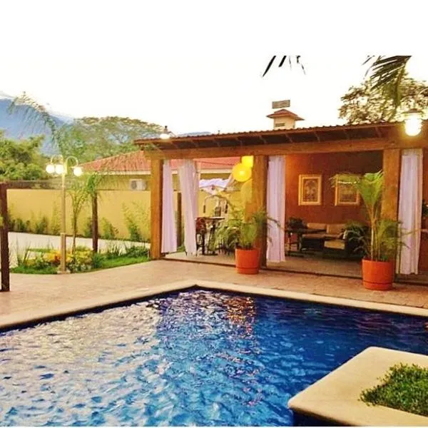 Apartamentos Casa Del Valle，位于圣佩德罗苏拉的酒店