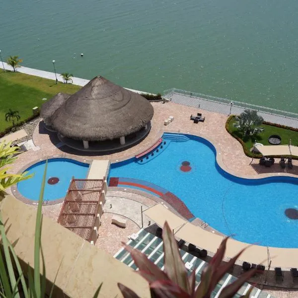 Holiday Inn Tuxpan - Convention Center by IHG，位于图斯潘罗德里格斯卡诺的酒店