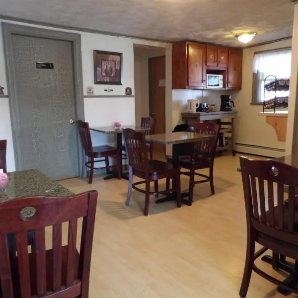 Mount Blue Motel，位于Farmington的酒店