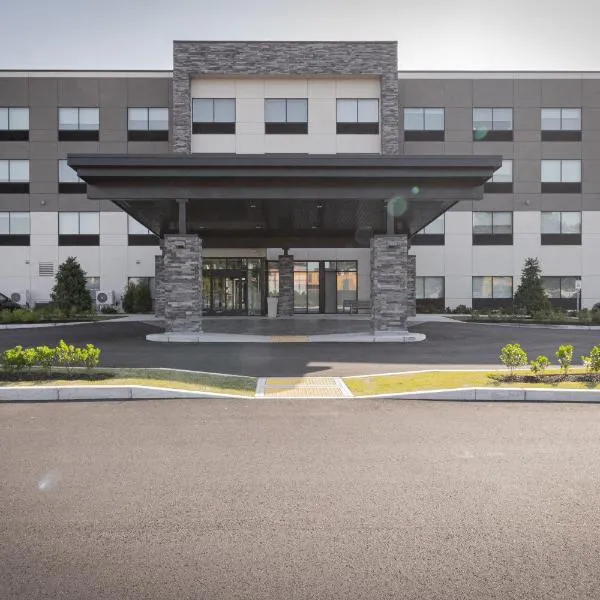 Holiday Inn Express & Suites - Boston South - Randolph, an IHG Hotel，位于Milton的酒店