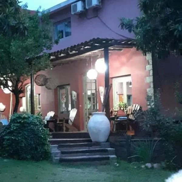 HOTEL La Quebrada，位于El Manzano的酒店