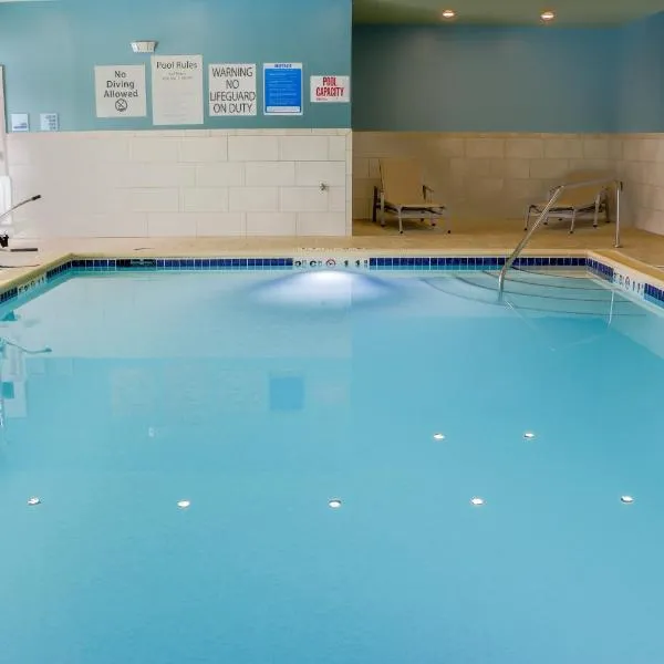 Holiday Inn Express & Suites - Detroit Northwest - Livonia by IHG，位于利沃尼亚的酒店