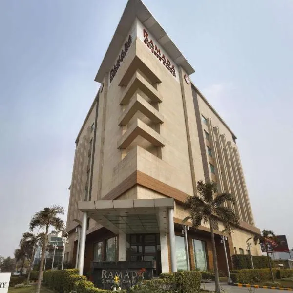 古尔冈中央华美达酒店，位于古尔冈的酒店