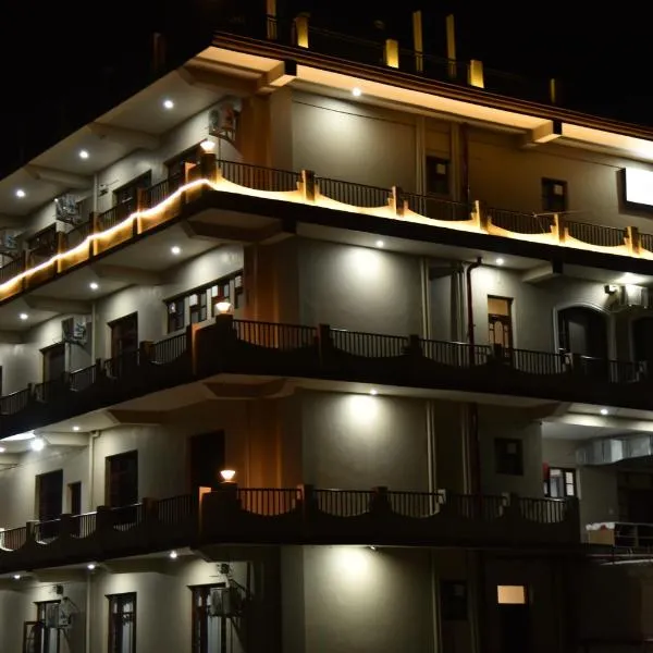 Mastiff Hotel, Gopalpur，位于Khās Nagrota的酒店