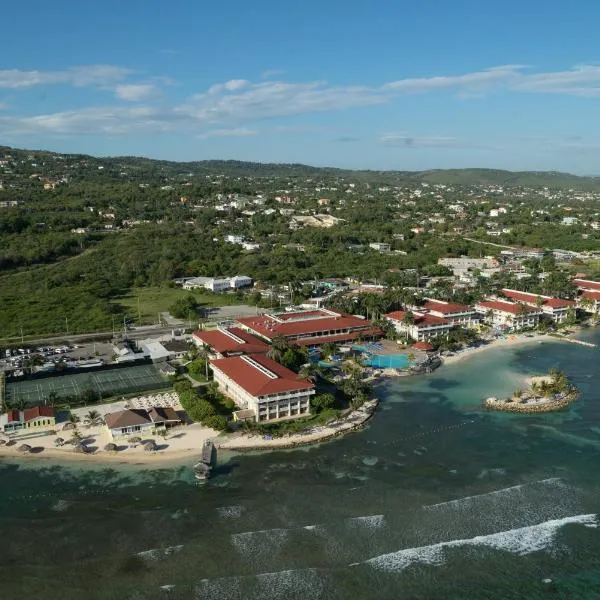 Holiday Inn Resort Montego Bay All-Inclusive, an IHG Hotel，位于Mount Zion的酒店