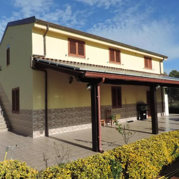 Agriturismo i doni del mandorlo，位于Casa Linari的酒店