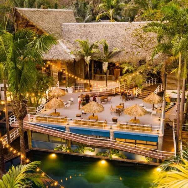 Selina Nosara，位于Playa Azul的酒店