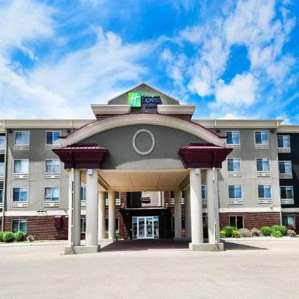 大福克斯智选假日酒店及套房，位于East Grand Forks的酒店