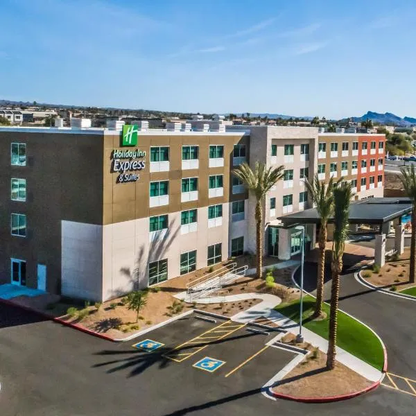 Holiday Inn Express & Suites Lake Havasu - London Bridge, an IHG Hotel，位于哈瓦苏湖城的酒店