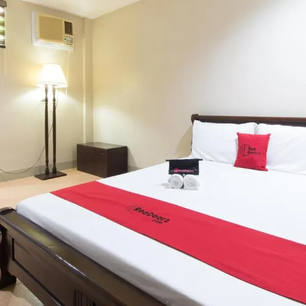 RedDoorz at Teofila Lodge，位于美岸的酒店