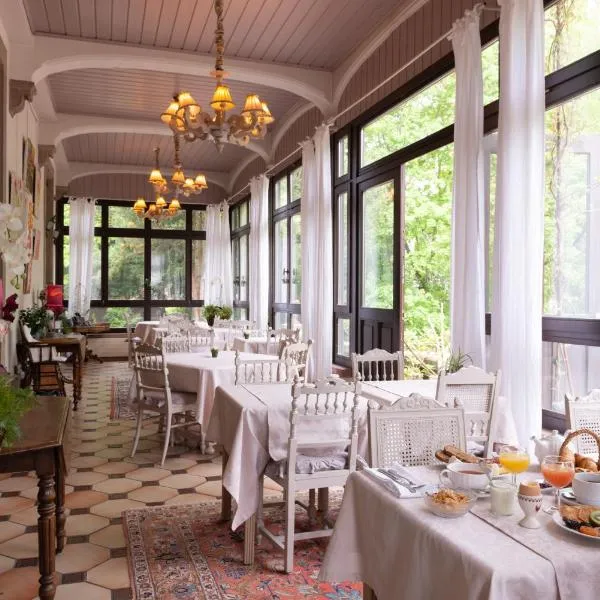 Domaine de Beaupré - Hotel The Originals Relais，位于朱霍尔茨的酒店