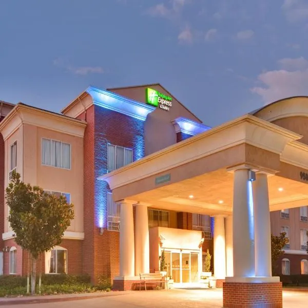 奥兰多机场智选假日套房酒店-米尔斯购物中心，位于库卡蒙格牧场的酒店