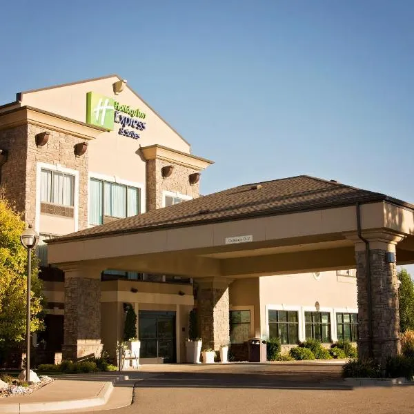 Holiday Inn Express & Suites Logan, an IHG Hotel，位于Richmond的酒店