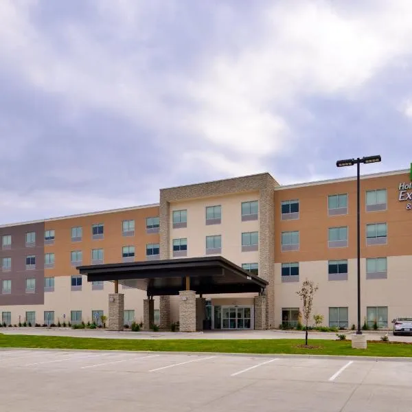 Holiday Inn Express & Suites - Ottumwa, an IHG Hotel，位于Ottumwa的酒店